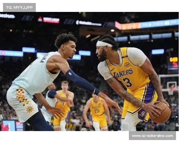 安东尼·戴维斯引领湖人内线统治力成为球队冠军争夺的核心力量 安东尼·戴维斯引领湖人内线统治力成为球队冠军争夺的核心力量